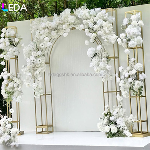 LEDA Decoración para Fiestas y Bodas al Aire Libre, Juego de Tres Piezas de Flores Colgantes Cuadradas de Acero Inoxidable Dorado, Fondo Grande para Eventos - Product Image 1
