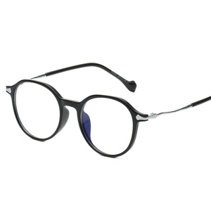 Nouvelle monture ovale ultra-légère de style coréen, tendance et individuelle, pour hommes et femmes, en TR, anti-lumière bleue, style ins. - Product Image 5