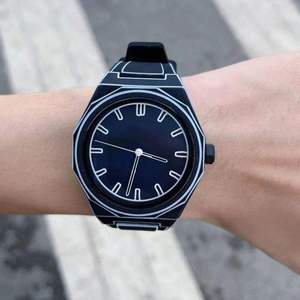Nuevo Reloj para Hombre con Logotipo Personalizado, Movimiento de Cuarzo, Correa de Silicona, Minimalista, Color Blanco Mate y Negro, Etiqueta de Polígono de Dibujos Animados - Product Image 4