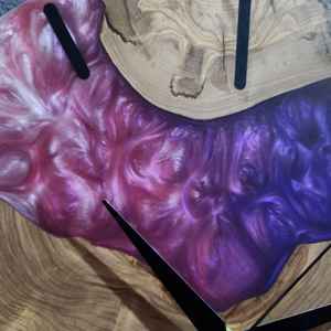 Reloj de Pared de Resina y Madera, Moderno, Elegante, Duradero, Funcional y Hecho a Mano, Perfecto para Sala de Estar o Dormitorio - Product Image 6