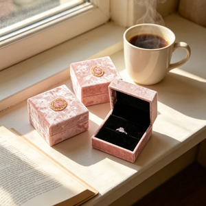 Caja de Almacenamiento de Anillos de Terciopelo de Lujo, Estuche de Joyería con Adorno de Camafeo Antiguo para Anillo de Boda, Regalo de Compromiso, Logotipo Personalizado Disponible - Product Image 6
