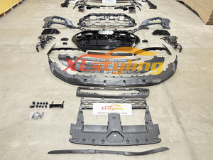 Kit de conversion de carrosserie pour <span class=keywords><strong>Audi</strong></span> Q8 2019 en RSQ8 : pare-chocs avant et arrière, calandre, embouts d'échappement - Product Image 4