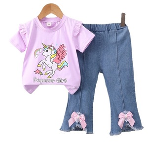 Nouvel ensemble deux pièces pour filles, style coréen décontracté d'été, haut à manches courtes en coton avec motif de dessin animé mignon + jean en denim à nœud papillon - Product Image 5