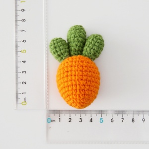 Llaveros Tejidos Artesanales con Diseño Pastoral de Frutas y Verduras, Regalos Publicitarios Transfronterizos Hechos de Algodón Peinado Anti-Pilling - Product Image 4