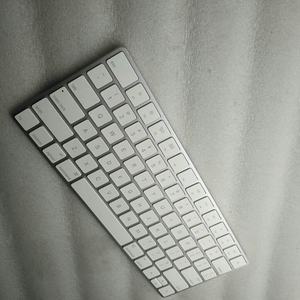 オリジナルA1644マジックキーボード2 MLA22LL/A Lightningコネクタ充電式バッテリー - Product Image 3