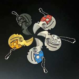 Couteau porte-clés pliable 2026 en forme de pièce de monnaie, lame en acier inoxydable, design pied de mouton, cadeau, bouton de pouce, outil multifonctionnel - Product Image 1