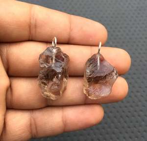 Colgante de Plata de Ley 92.5 de Alta Calidad con Cuarzo Ahumado Natural Hecho a Mano, Gema en Bruto Sin Tratar, Diseño Cristiano - Product Image 2