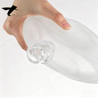 Bouteilles de vin en verre décoratif givré transparent personnalisables avec couvercles sérigraphiés, 700 ml et 500 ml