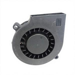 Ventilador Elétrico UitraFan DC 7015 12V com Fluxo Laminar e Lâminas de Plástico com Rolamento de Esferas, Personalizável OEM/ODM - Product Image 4