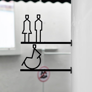 ป้าย<span class=keywords><strong>ห้องน้ำ</strong></span><span class=keywords><strong>ชาย</strong></span>หญิงแบบสร้างสรรค์ <span class=keywords><strong>โลโก้</strong></span>สามมิติ ป้ายประตูโลหะแบบแขวนข้างสำหรับ<span class=keywords><strong>ห้องน้ำ</strong></span>สาธารณะ พื้นผิวทาสี - Product Image 2