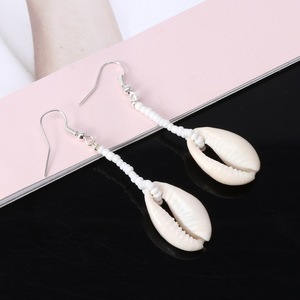 Neue Trendige Damenmode Sommer Ohrhänger mit Muschel-Anhänger und Kaurischnecken-Motiv - Product Image 2