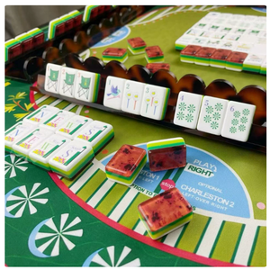 Jeu de tuiles de mahjong personnalisable en PVC vert et blanc moderne pour 4 joueurs pour le divertissement - Product Image 1