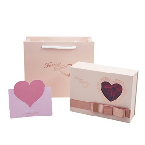 <span class=keywords><strong>Caja</strong></span> <span class=keywords><strong>de</strong></span> Regalo Magnética <span class=keywords><strong>de</strong></span> Lujo Personalizada Minghong para San Valentín, Empaque <span class=keywords><strong>de</strong></span> Presentación para Flores, Chocolate, Perfume, Vela, Regalo - Product Image 1