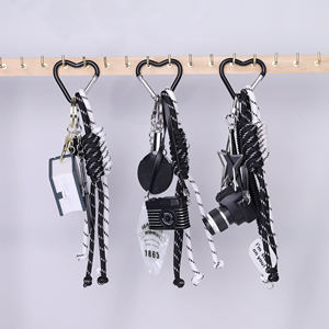 LLavero de cámara de estrella de moda, cuerda trenzada tejida en blanco y negro, gancho en forma de corazón, accesorios para coche Mini, colgante, llavero de plástico - Product Image 4