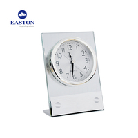 Réveil silencieux en bois EASTON pour chambre d'hôtel avec base chromée argentée, fonction de réveil par pression, fonctionne sur piles, horloge de table