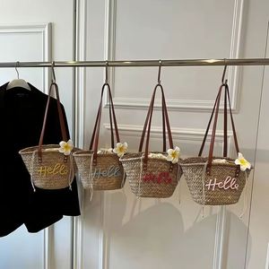 Bolso y Cesta de Paja Tejida a Mano Personalizado, Estilo Casual, con Nombre Tejido, Colores Sólidos, para Viajes, Playa, Bodas, Despedidas de Soltera, Pascua - Product Image 3