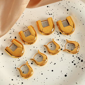 ต่างหูทรงตัวยูทันสมัย ดีไซน์เรขาคณิต ทำจากโลหะผสมสังกะสีสีทอง สำหรับผู้หญิง เครื่องประดับโดดเด่น - Product Image 1