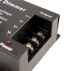 Contrôleur de luminosité GL-Dim1006 pour bande LED monochrome 3 canaux DC12/24V 6A avec télécommande tactile RF 6 touches - Product Image 5