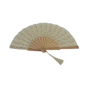 Éventail en bois écologique de 23 cm, en dentelle, peint à la main, idéal pour les activités promotionnelles romantiques de mariage et du Nouvel An - Vente en gros - Product Image 6