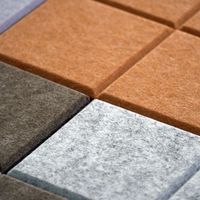 Panneau de fibres colorées 9mm/12mm Panneau acoustique non toxique pour panneau acoustique décoratif Panneau d'isolation acoustique absorbant le son