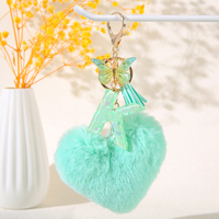 Nouveau porte-clés en forme de cœur vert avec pompon et lettre, vente en gros, paillettes tombantes, 26 lettres, accessoires pour sacs à dos pour femmes