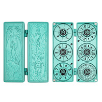 Ensemble de dés de jeu de rôle en métal 7-en-1, vert-bleu irisé vintage, avec motif de dragon sculpté à la main, dans une boîte en fer magnétique, idéal pour Dungeons & Dragons