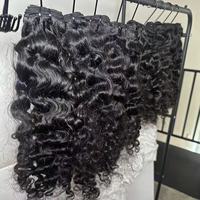 Expédition rapide Cheveux naturels de donneur unique Cheveux indiens bouclés bruts Cheveux birmans bouclés bruts Lots de cheveux bouclés bruts Cheveux bruts non traités