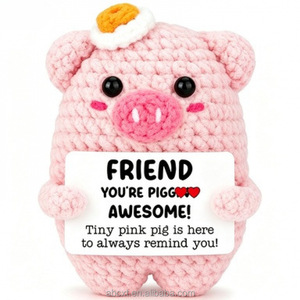 Vente en gros : Nouvelle collection de mini-porcs en crochet amusants et émotionnels, avec message positif, pour la promotion en gros. - Product Image 4