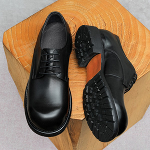 Chaussures en cuir respirantes et élégantes pour hommes, chaussures plates décontractées et habillées pour affaires, chaussures d'extérieur rehaussantes grandes tailles pour hommes - Product Image 4