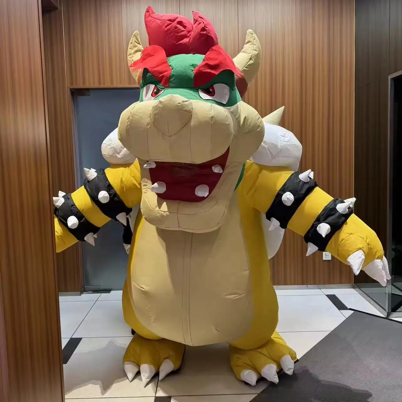 Costume gonfiabile della mascotte della tartaruga del Bowser del vestito di cosplay del personaggio dei cartoni animati divertente per gli adulti