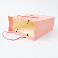 Personnalisation de votre propre Logo, poignée de ruban de luxe, carton rose, estampage à chaud, sac d'emballage, sacs cadeaux 13x17x7