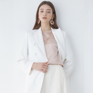 Diseñado en Corea Inthek Shadey Jewel Satin Jersey Tee Blusas 5 Estilos 100% Poliéster Mujeres Blusas de trabajo de oficina de manga corta - Product Image 5