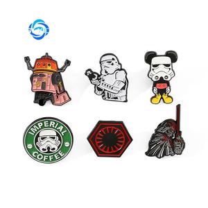 Distintivo accessorio moderno creativo con spilla in metallo con stampa digitale Star Wars simpatici personaggi dei film lasciano cadere la decorazione con perno in lega d'olio - Product Image 5