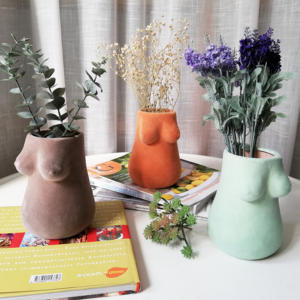 Pot de fleur en céramique coloré avec <span class=keywords><strong>jardinière</strong></span> de corps de femme <span class=keywords><strong>sexy</strong></span> Vase de forme humaine populaire pour la maison motif rond moderne - Product Image 1
