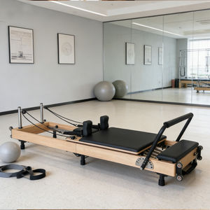 Reformer de Pilates Clásico Blanco y Negro de Madera de Roble con Cuerpo de Acero Plegable para Uso Doméstico y Estudio de Pilates Profesional - Product Image 1