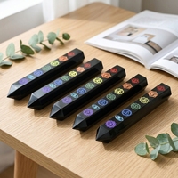 Vente en gros de baguettes de cristal 7 chakras, obsidienne naturelle polie, pointe hexagonale pour la tendance mode et l'énergie de guérison