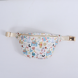 Riñonera Mágica de Nailon Jumbo con Correa de Hombro Ajustable, Bolsillo Interior con Cremallera, Impermeable, con Estampado de Personajes del Parque Temático Magic Kingdom - Product Image 2