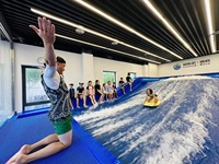 Machine de simulation de surf la plus populaire ASNL-1002 Single Track Professional Edition Indoor Surf Machine One lane Surfer