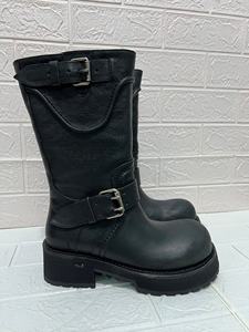 Bottines noires pour femmes de haute qualité avec tige en cuir, imperméables et chaudes, bottes élégantes et tendance pour la beauté. - Product Image 4