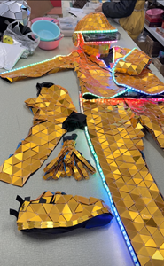 Costume de scène <span class=keywords><strong>punk</strong></span> doré personnalisé Efun, miroir acrylique, spectacle de performance, fête d'<span class=keywords><strong>Halloween</strong></span>, cosplay - Product Image 4