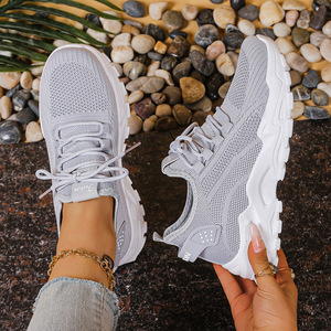 Baskets décontractées légères et confortables pour femmes en maille respirante (tailles 36-43) – Multicolores, pour la marche et les loisirs, avec semelle en plastique - Product Image 4