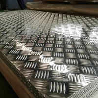Tôle d'aluminium gaufrée à cinq barres 3003 H22 3105 H114, plaque antidérapante diamantée 3003 pour sol de bus