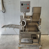 Machine à former des nuggets de viande de forme personnalisable, machine automatique à faire des galettes de poulet avec différents moules