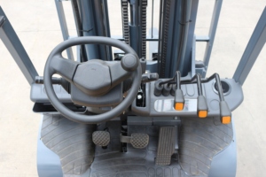 Hsllift 2025 Nieuwe Staat Diesel Heftruck <span class=keywords><strong>2</strong></span>.<span class=keywords><strong>5</strong></span> <span class=keywords><strong>Ton</strong></span> Capaciteit Met <span class=keywords><strong>Tcm</strong></span> Cabine & Epa Motor Met Staart Kraan-Hsllift Merk - Product Image 2