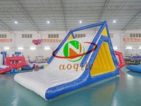 Toboggan aquatique géant gonflable personnalisé en PVC certifié CE pour parc aquatique en mer