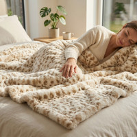 Maßgefertigter Luxus Batik Gestrickter Spandex Kaninchen-Kunstfell Doppelseitiger Gerüschter Minky Plüsch Dick Flauschig Umweltfreundlich Großartig für den Winter