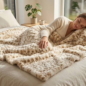 Manta <span class=keywords><strong>de</strong></span> lujo personalizada <span class=keywords><strong>de</strong></span> piel sintética <span class=keywords><strong>de</strong></span> conejo con efecto tie-dye, doble cara, fruncida, <span class=keywords><strong>de</strong></span> minky, afelpada, gruesa y esponjosa, enorme, para invierno. - Product Image 3