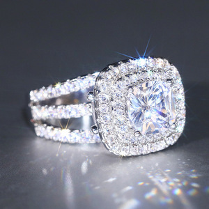 Anello a goccia con zirconi quadrati per donna, gioielli scintillanti per matrimoni e feste - Product Image 6