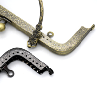 Cloxy DIY Quincaillerie Métallique pour Fabrication de Sacs, Anse de Sac 18/20 cm, Fermoir Vintage Embossé en Métal, Cadre de Porte-Monnaie Carré