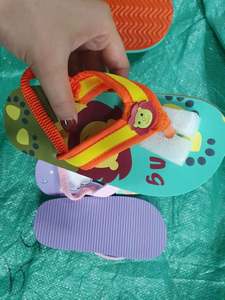 <span class=keywords><strong>Taille</strong></span> 22 - 29 Nouveautés d'été <span class=keywords><strong>Chaussons</strong></span> pour enfants Imprimés de dessins animés amusants Tongues pour filles et garçons Matériel EVC Chaussures de plage Sandales pour bébés - Product Image 6
